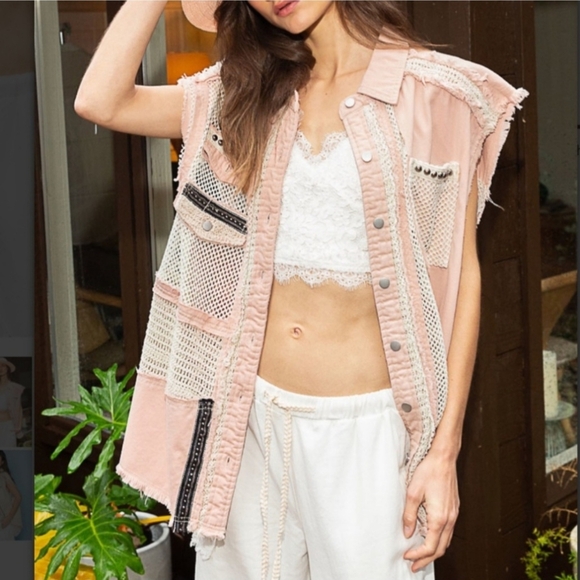 POL Soft Pink Denim Jean Mesh Studded Frayed Vest. Sz M. NWOT - Picture 2 of 7